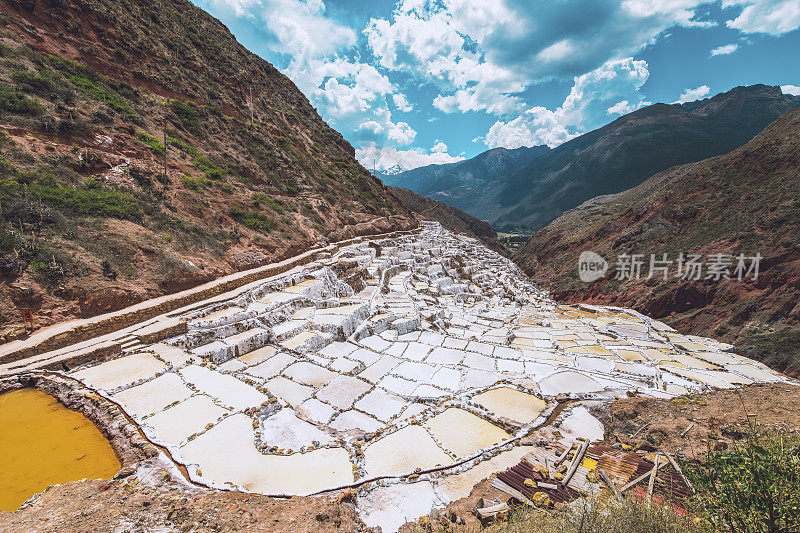 Salinas de Maras的梯田盐矿